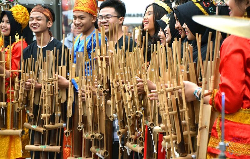 Angklung Bali: Harmoni Bambu Dari Jiwa Pulau Dewata